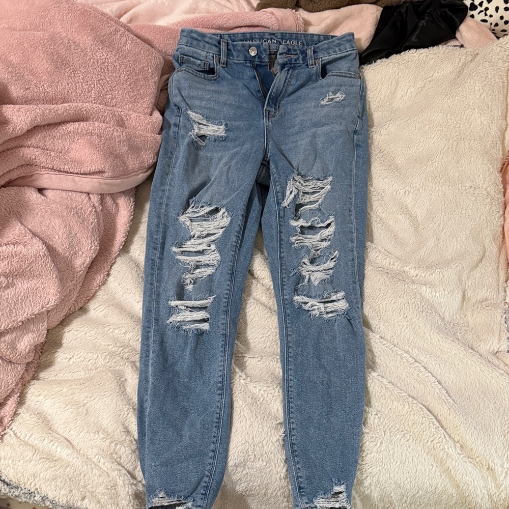 American Eagle Distressed Blue Jeans